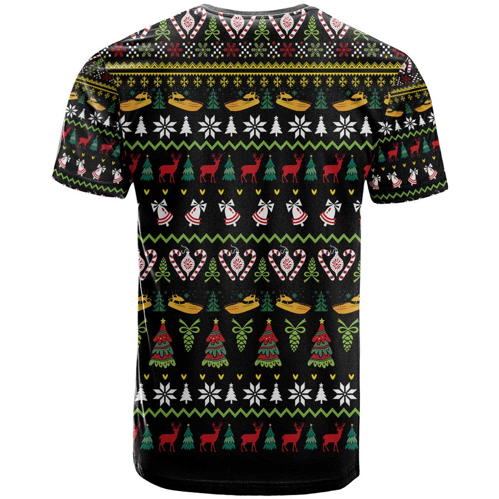 Santa On A Boat T-Shirt Christmas Gifts Graphic Tee