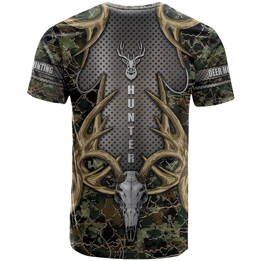 Skull Deer Hunting Camouflage Pattern T-Shirt Rustic Hunting Metal Mesh Background Art Graphic Tee