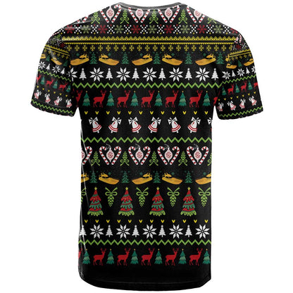 Santa On A Boat T-Shirt Christmas Gifts Graphic Tee