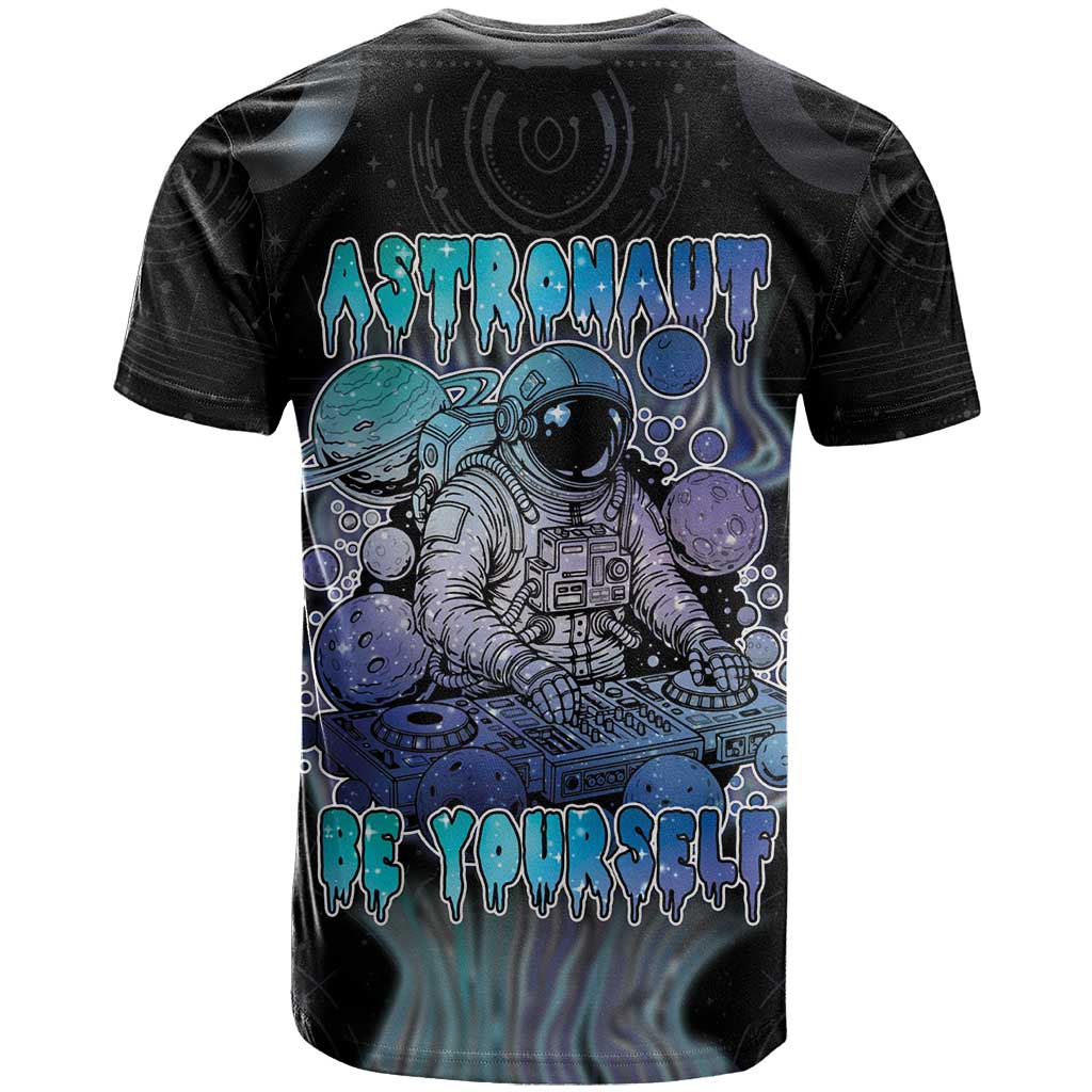 Astronaut T-Shirt Love Your Mind Find Your Soul Graphic Tee
