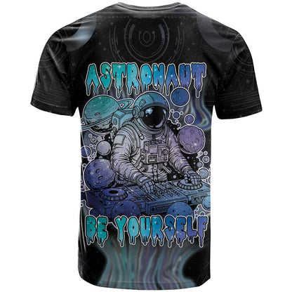 Astronaut T-Shirt Love Your Mind Find Your Soul Graphic Tee