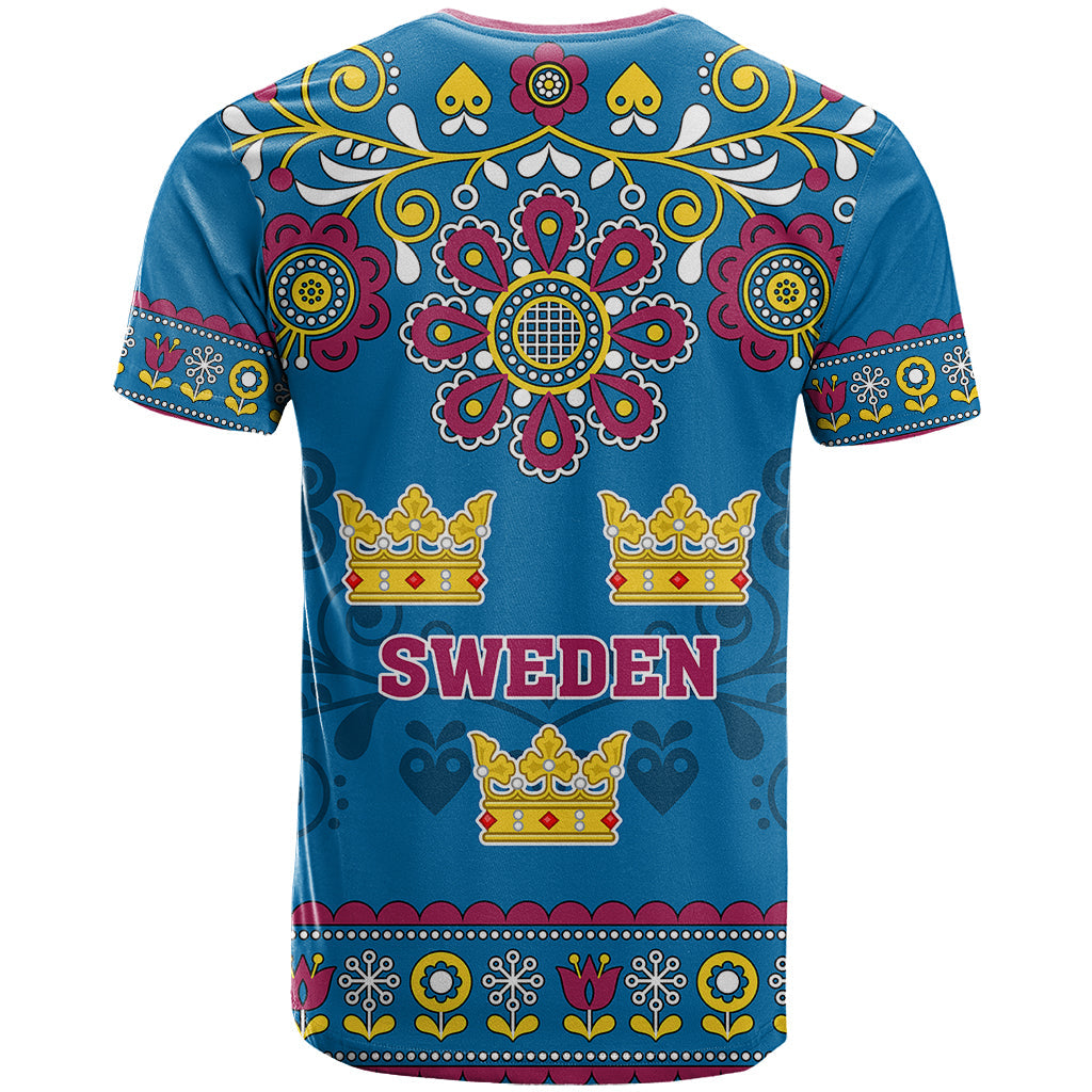 Sweden T-Shirt Swedish Three Crown Mix Scandinavian Flowers Graphic Tee