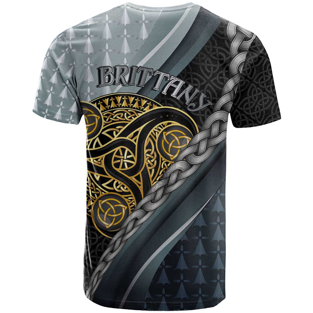 Brittany Triskele Celtic T-Shirt Silver and Gold Sporty Style Graphic Tee