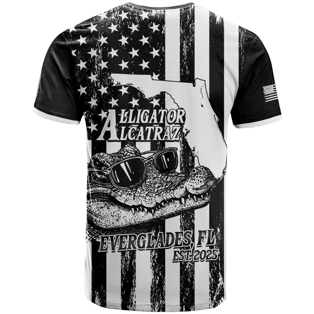Alligator Alcatraz T-Shirt Cool Gator Everglades USA Grunge Flag Graphic Tee