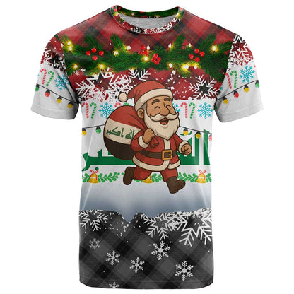Iraq Christmas T-Shirt with Santa Carrying Gift Bag Flag Garland and Snowflake Plaid Pattern Graphic Tee