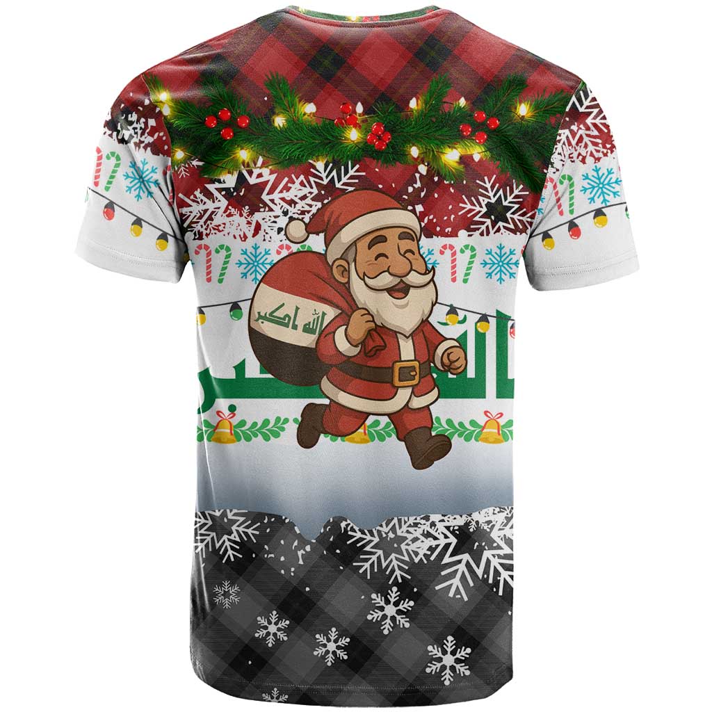 Iraq Christmas T-Shirt with Santa Carrying Gift Bag Flag Garland and Snowflake Plaid Pattern Graphic Tee