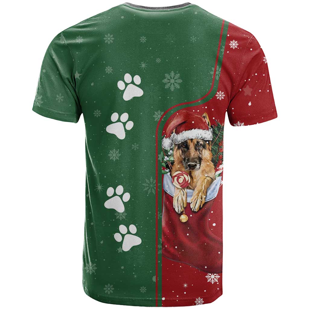 German Shepherd Merry Christmas Christmas T-Shirt Xmas Holiday Patterns Graphic Tee